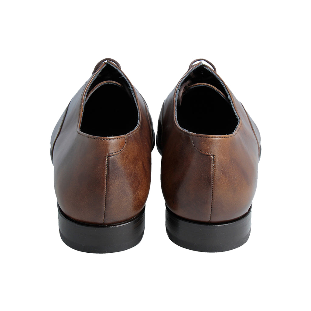 Walk confidently on the soft cushion leather inserts.