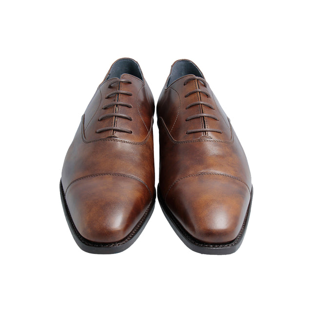 We introduce our signature captoe oxford in our C157 soft chisel    last.