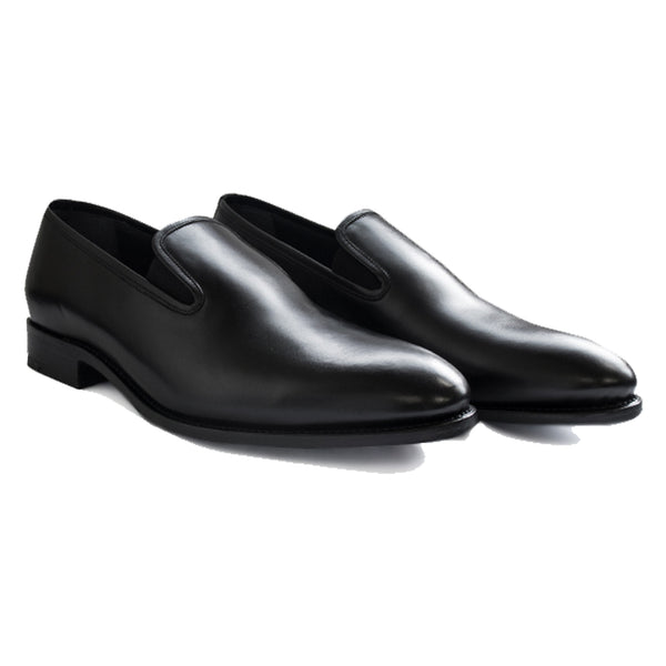 The deep black hue classic design make these Goodyear Welted Loafers a timeless addition to your wardrobe.