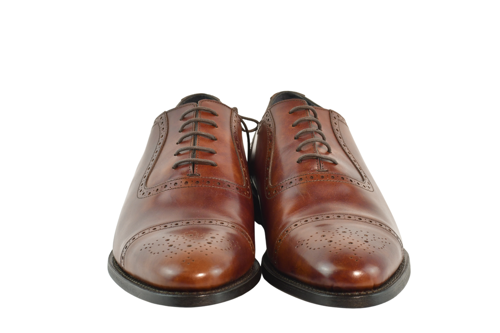 The starting point of any shoe collection, the Denver oxford with brogue detailing is a sublime addition that will instantly add polish to an outfit.