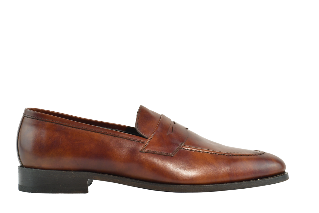 Only the finest leathers from Tannery lllica, Goodyear welted construction.